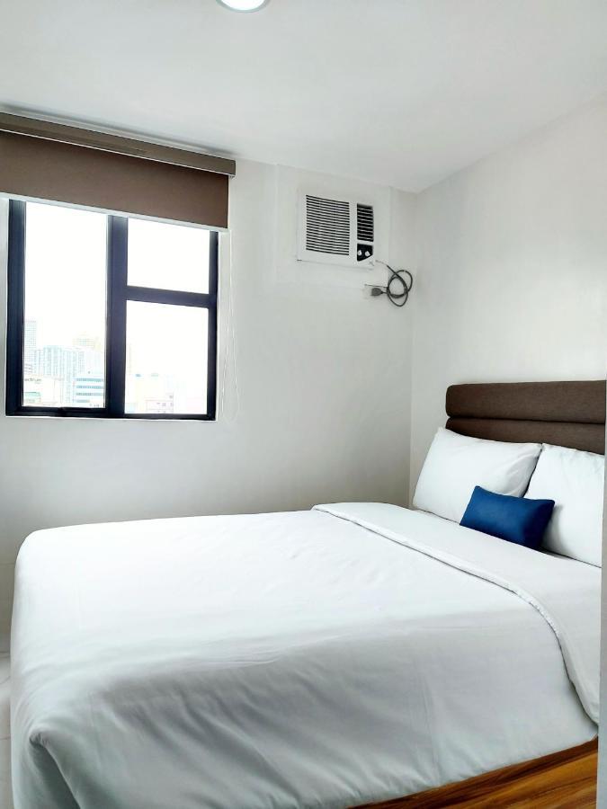 Airobedz Makati - A Value Hotel Манила Экстерьер фото